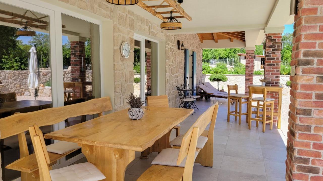 Villa Alara - Charming Villa With Heated Swimming Pool Milohnici Eksteriør bilde
