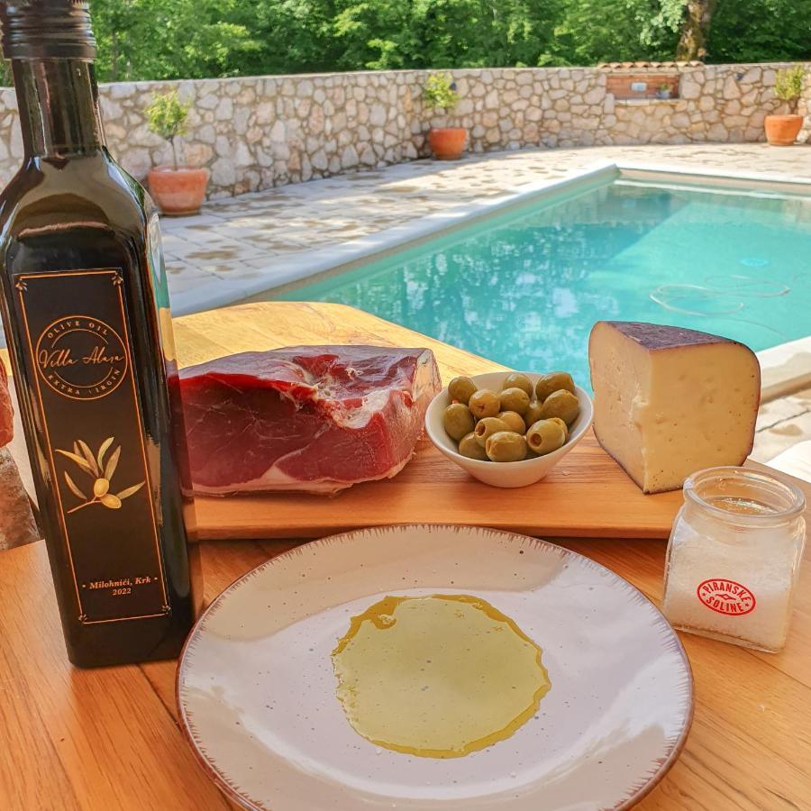 Villa Alara - Charming Villa With Heated Swimming Pool Milohnici Eksteriør bilde