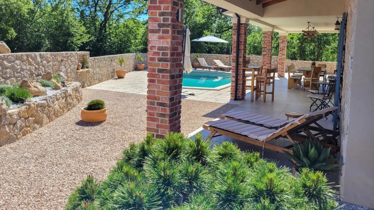 Villa Alara - Charming Villa With Heated Swimming Pool Milohnici Eksteriør bilde