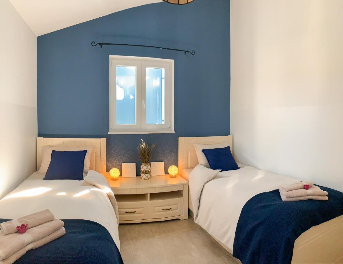 Villa Alara - Charming Villa With Heated Swimming Pool Milohnici Eksteriør bilde